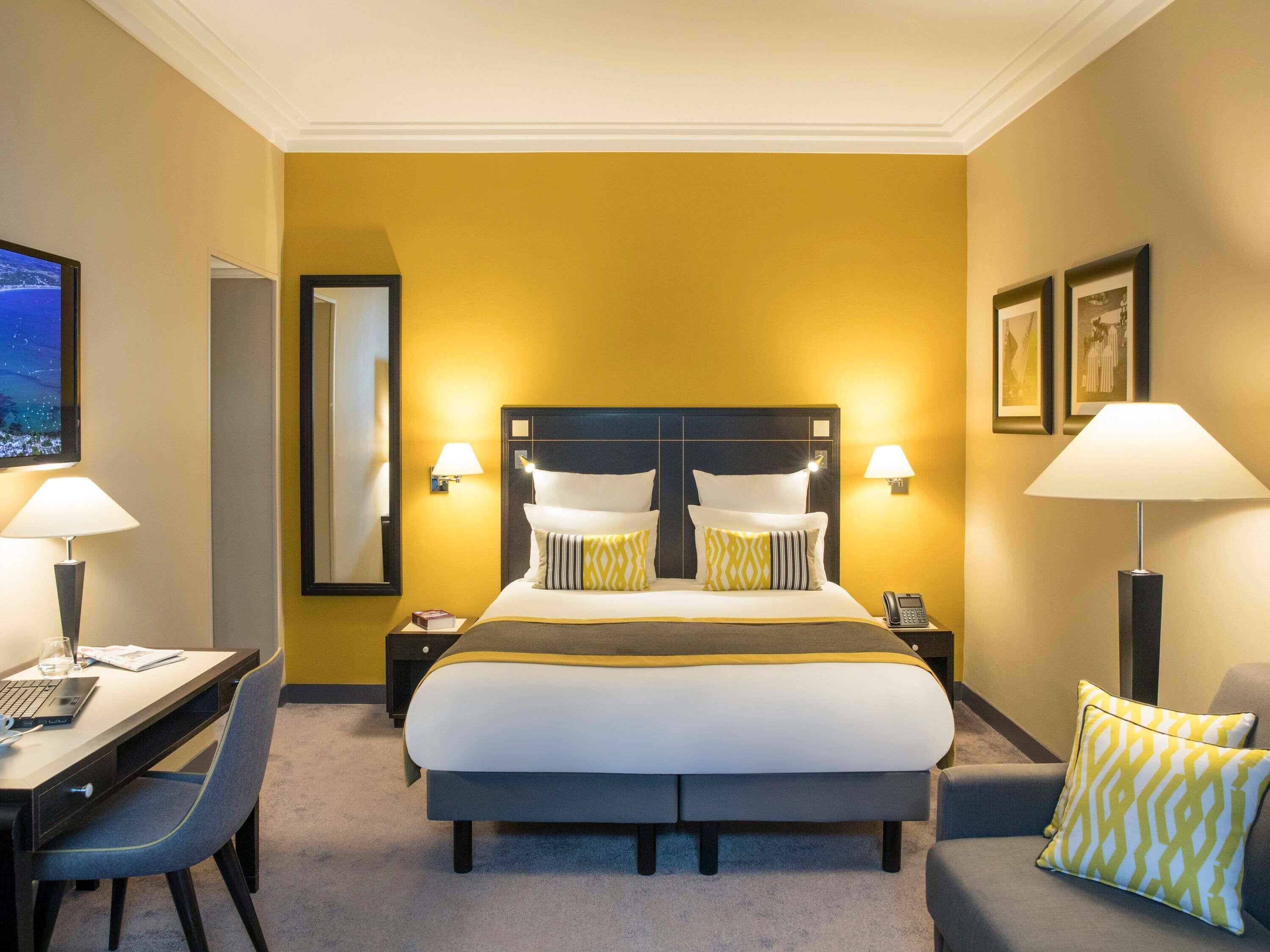 Premium bedding, in-room safe, desk, soundproofing