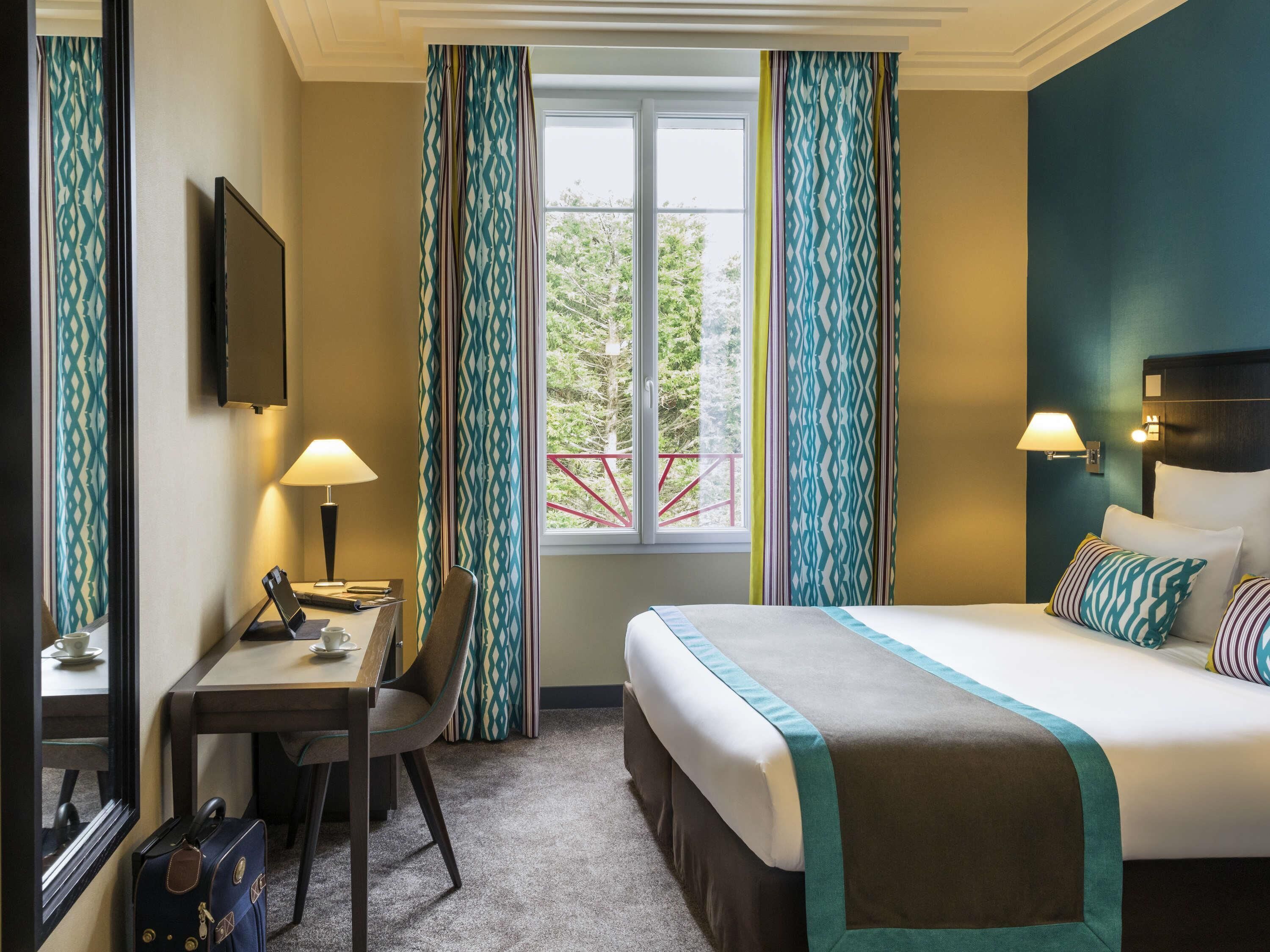 Literie de qualité supérieure, coffres-forts dans les chambres, bureau