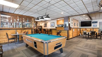 2 Bars/Lounges, Sportbar