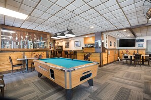 2 bares y 1 bar de deportes