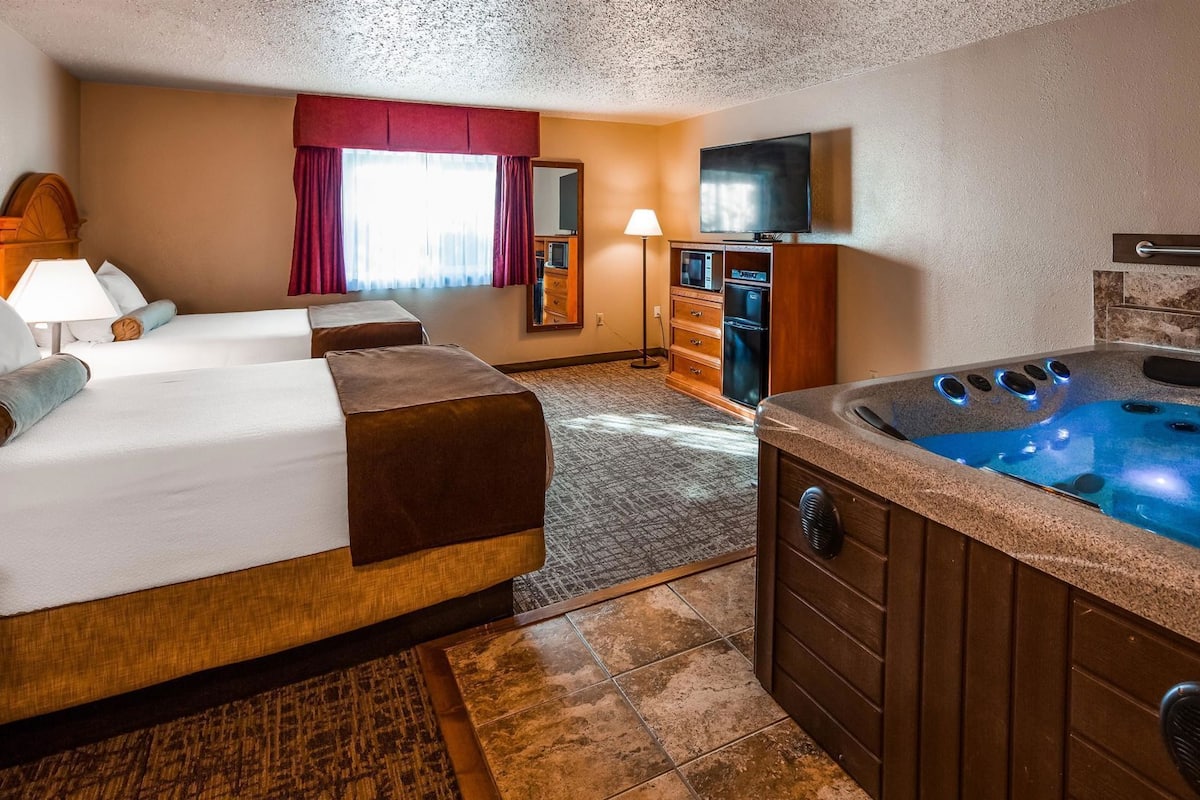 Pillowtop beds, in-room safe, desk, iron/ironing board