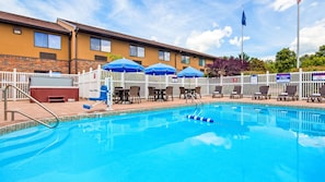 Seasonal outdoor pool