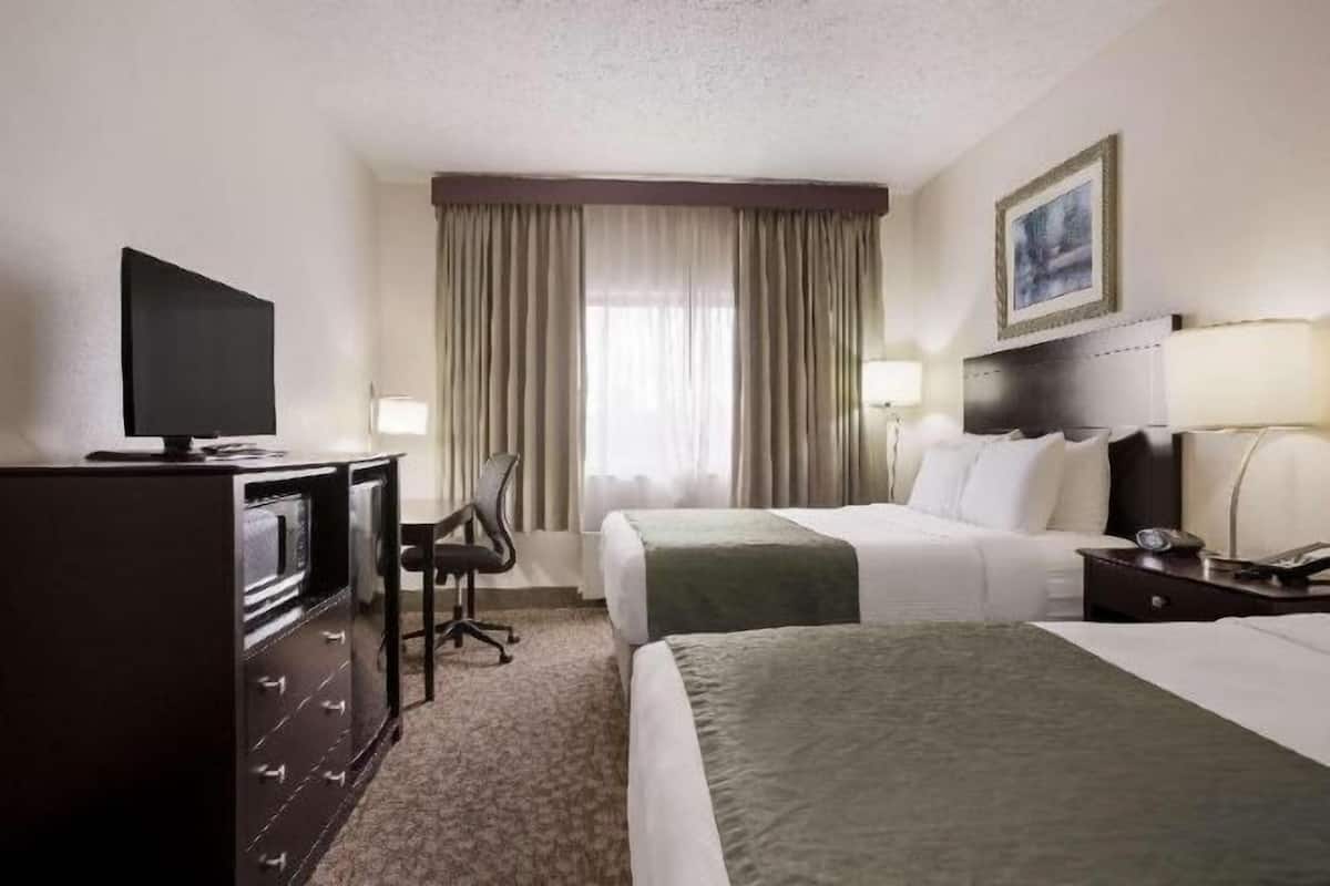 Hypo-allergenic bedding, in-room safe, desk, soundproofing