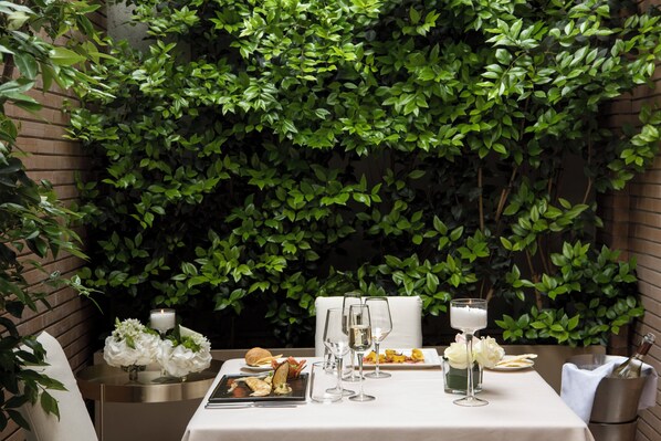 Grand Suite Rosa | 2 makuuhuonetta, ylelliset vuodevaatteet, minibaari