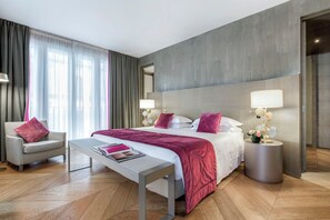 Grand Suite Rosa | 高級寢具、迷你吧、房內夾萬、書桌