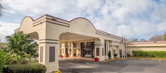 Days Inn by Wyndham Neptune Beach