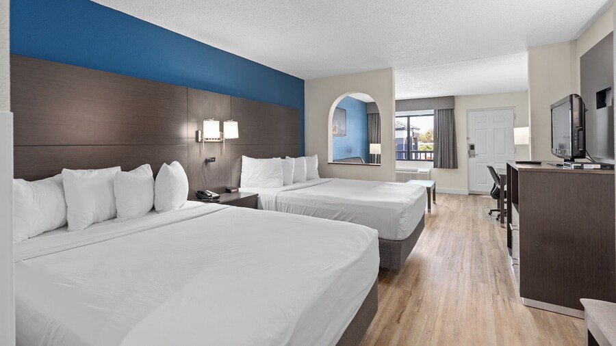 Baymont by Wyndham Orlando East