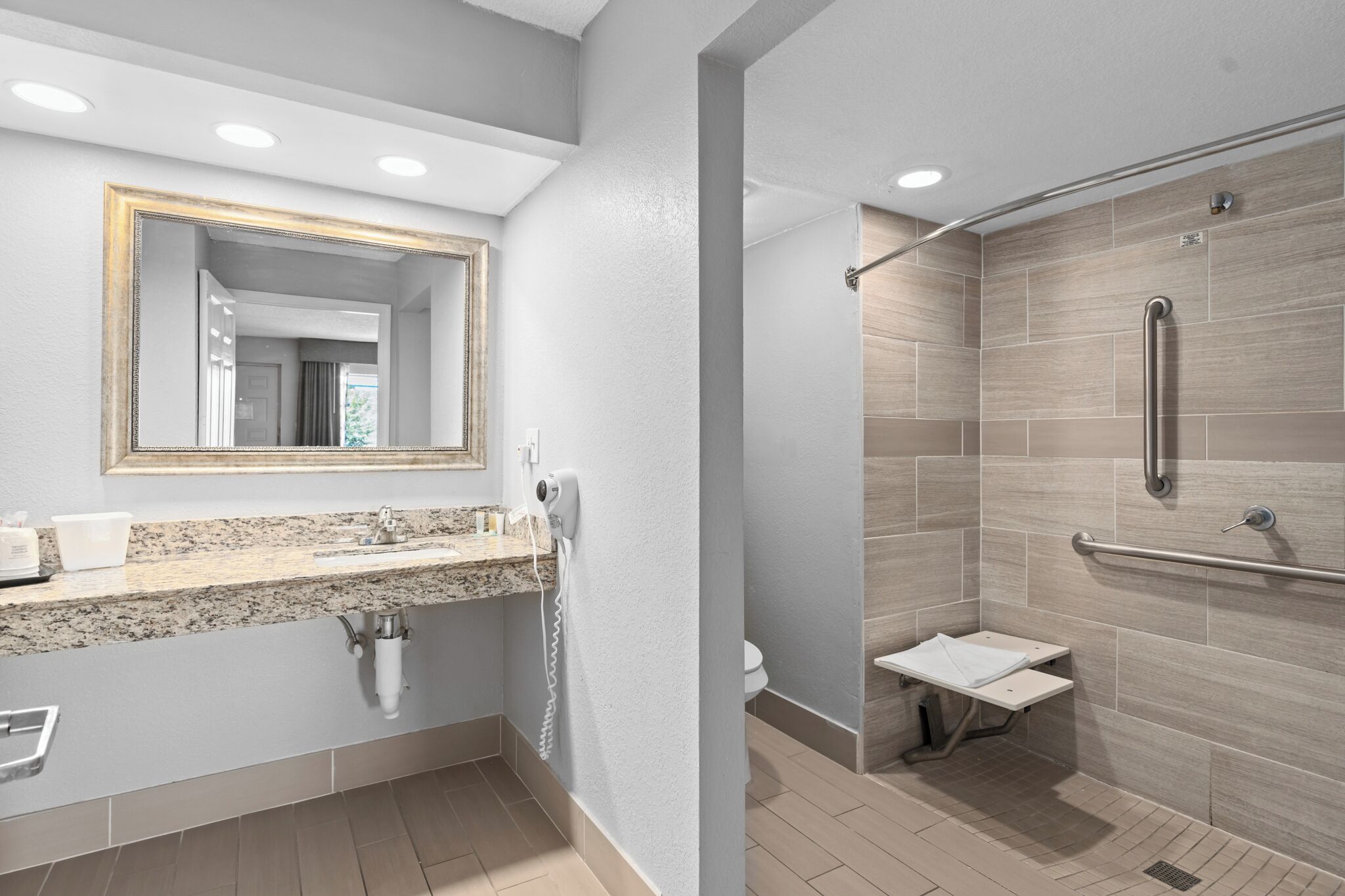 Photo - Baymont by Wyndham Orlando East