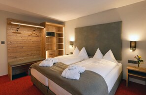 Habitación doble Confort | 1 habitación, ropa de cama hipoalergénica y minibar 