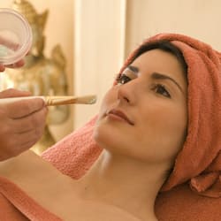 Sauna, hot tub, steam room, body treatments, hot stone massages