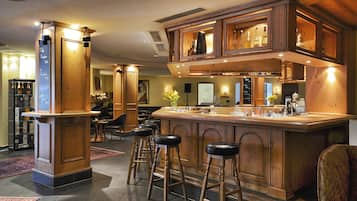 Piano bar