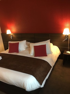 Suite, 1 King-Bett, Nichtraucher | Hochwertige Bettwaren, Zimmersafe, Schreibtisch