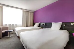 Premium bedding, in-room safe, desk, laptop workspace