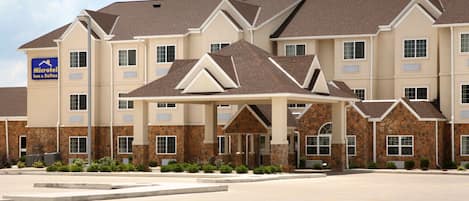 Vista frontal de la propiedad