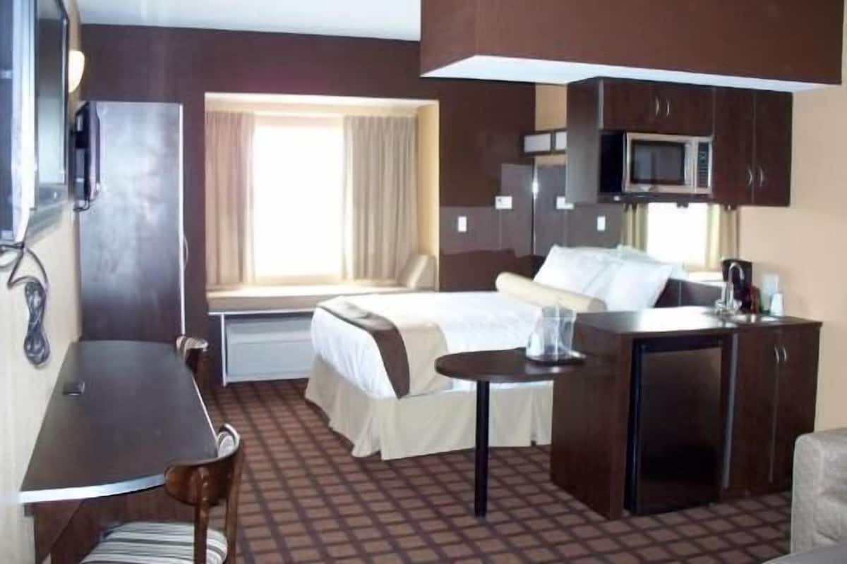 Desk, blackout curtains, free WiFi, bed sheets