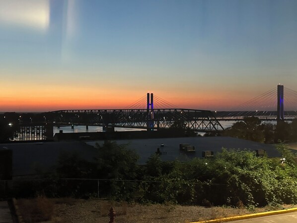 Rom, 2 queensize-senger, ikke-røyk, elveutsikt | Utsikt fra rommet