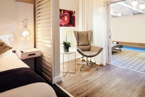 In-room safe, desk, iron/ironing board, free WiFi