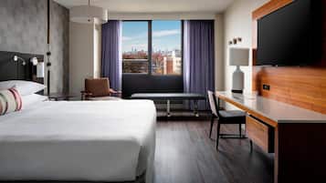 Roupas de cama premium, cofres nos quartos, escrivaninha