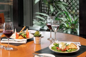 Poolside bar - Sol Arona Tenerife (Arona)