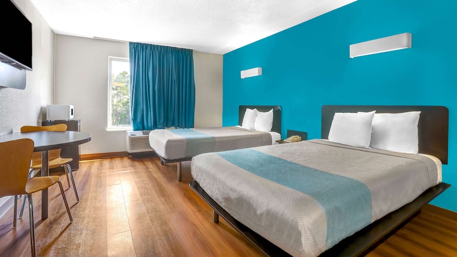 Motel 6 Raleigh, NC - North