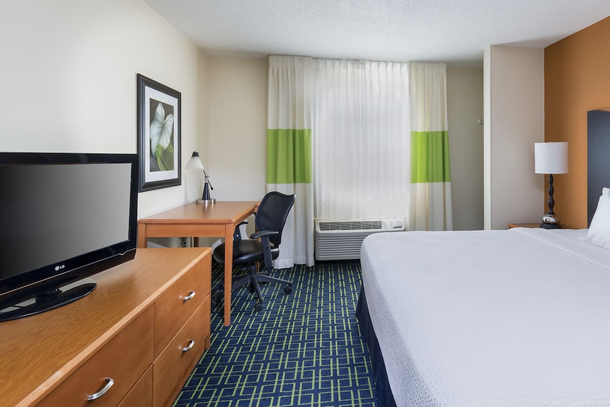 Premium bedding, pillowtop beds, in-room safe, desk