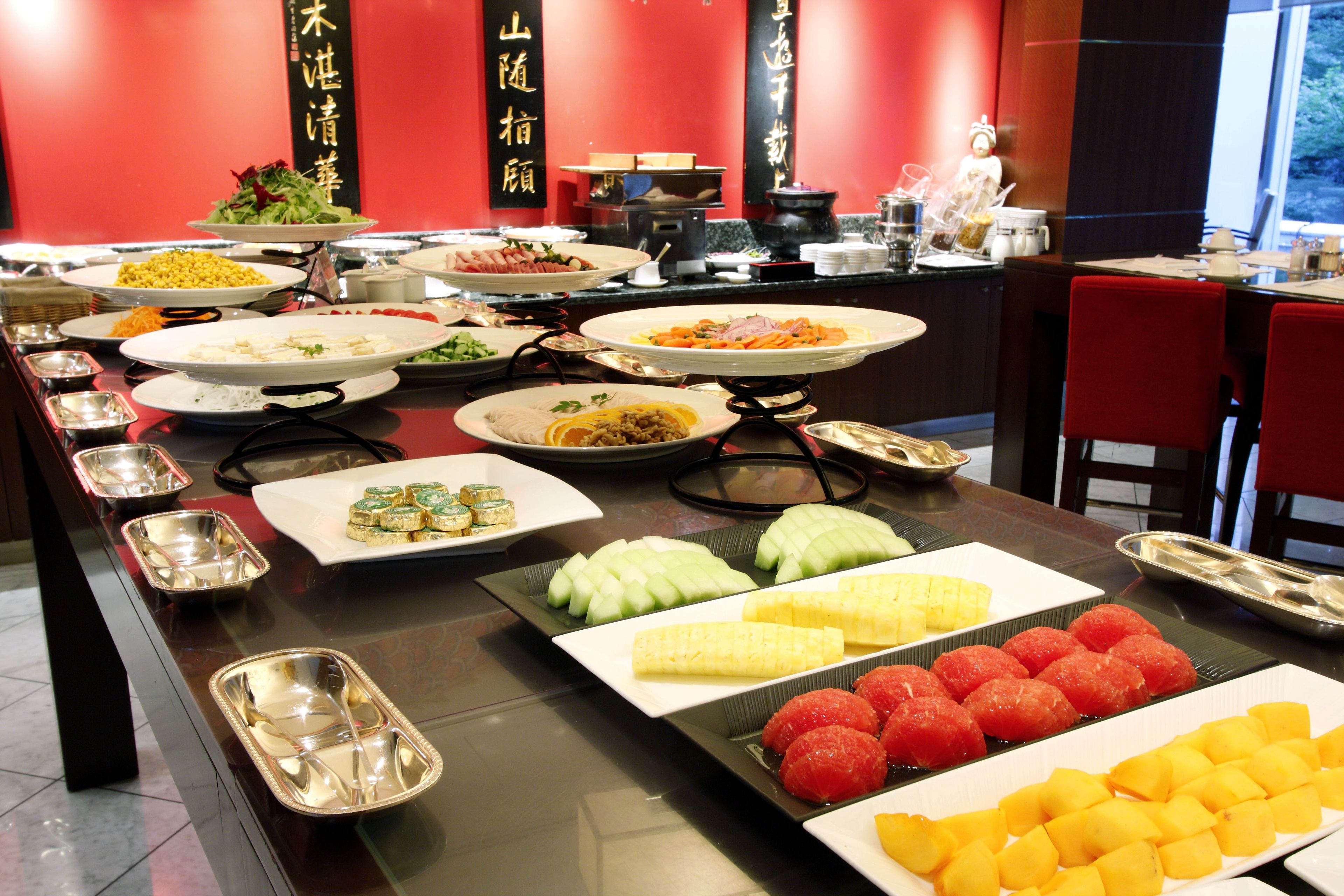 Daily English breakfast (JPY 4500 per person)