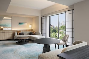 SUI JUNIOR SUITE, Club lounge access, 1 King | 1 bedroom, premium bedding, down comforters, minibar