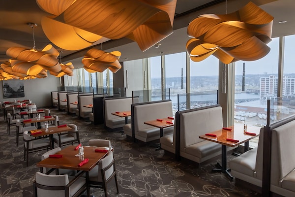 Dinner served, American cuisine