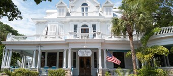 Amsterdam's Curry Mansion Inn