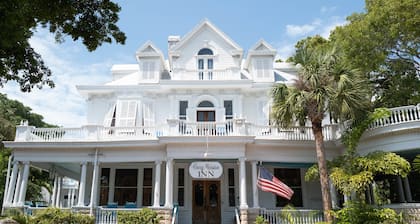 Amsterdam's Curry Mansion Inn