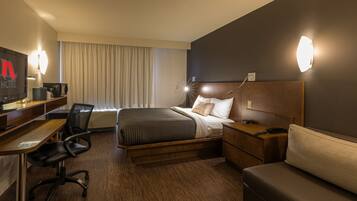 Quarto clĂĄssico, 1 cama Queen, acessĂvel | Roupas de cama premium, cortinas blackout, ferros/tĂĄbuas de passar roupa