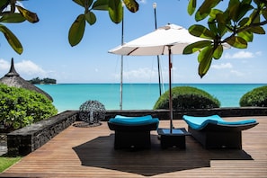 2 outdoor pools, pool umbrellas, sun loungers