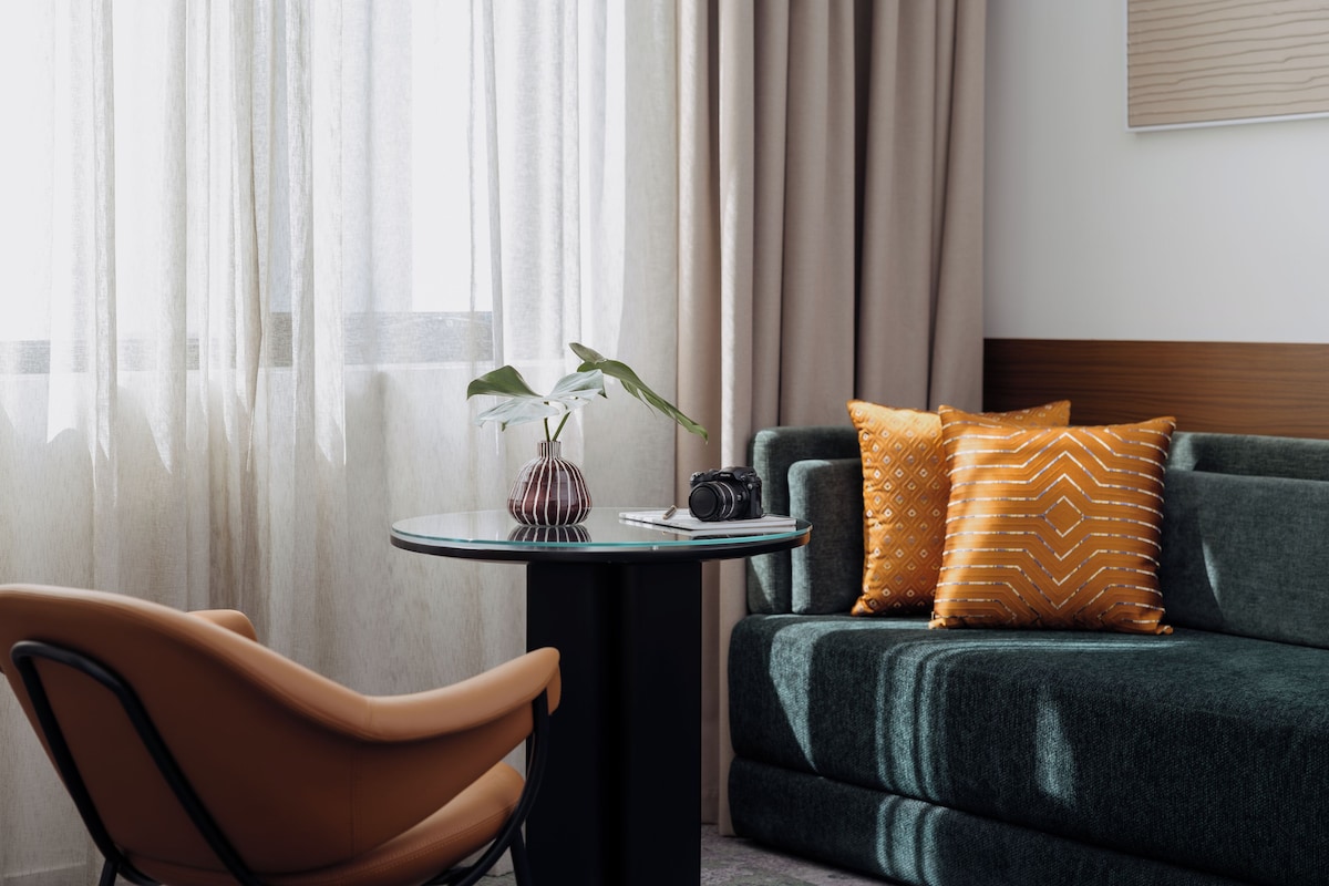 Premium bedding, pillowtop beds, minibar, in-room safe