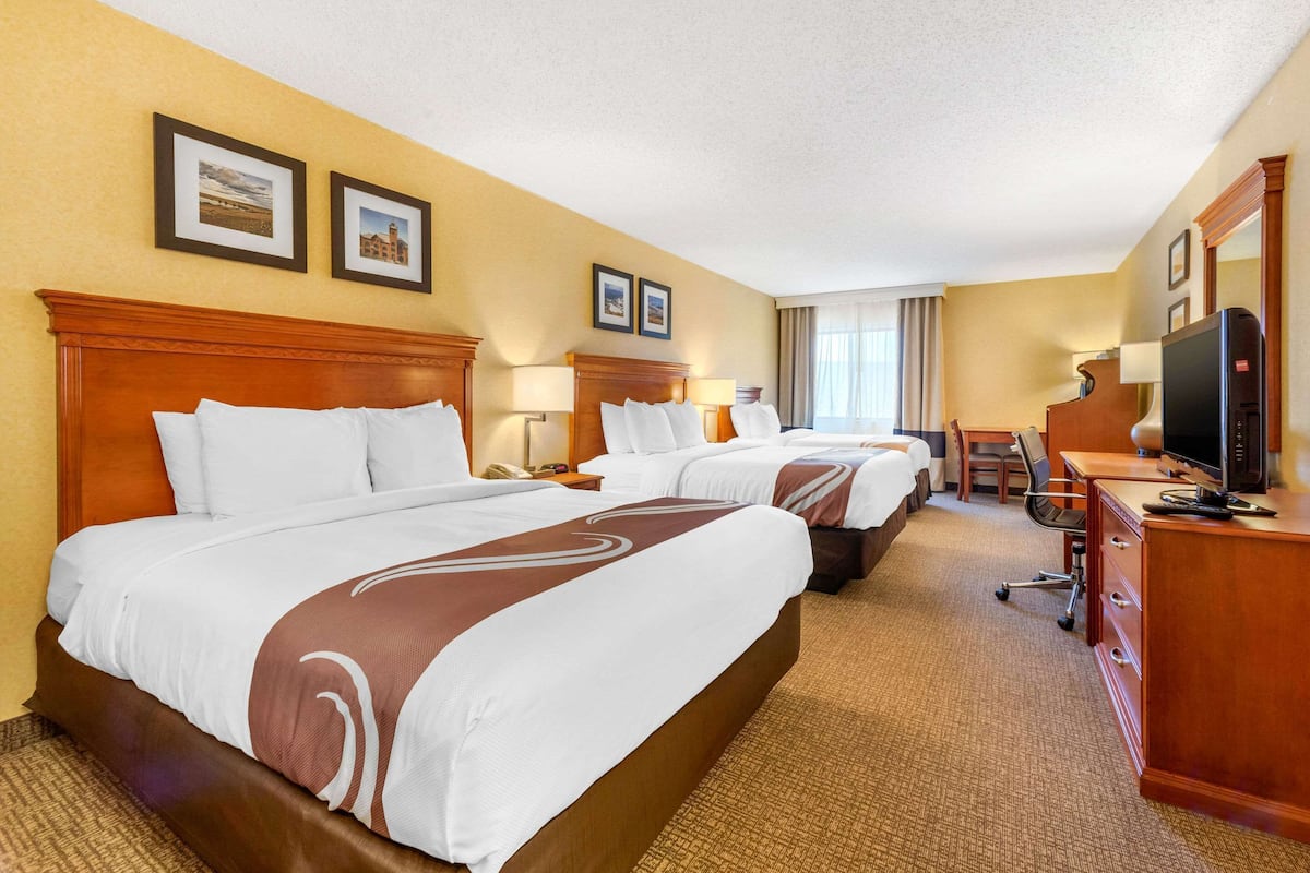 desk, blackout curtains, iron/ironing board, free wifi