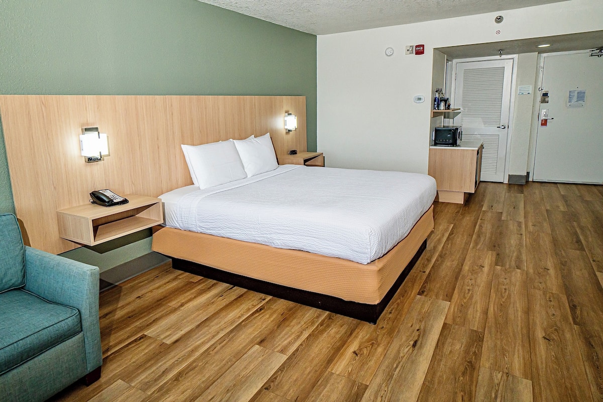 Zimmersafe, Bügeleisen/Bügelbrett, Bettwäsche