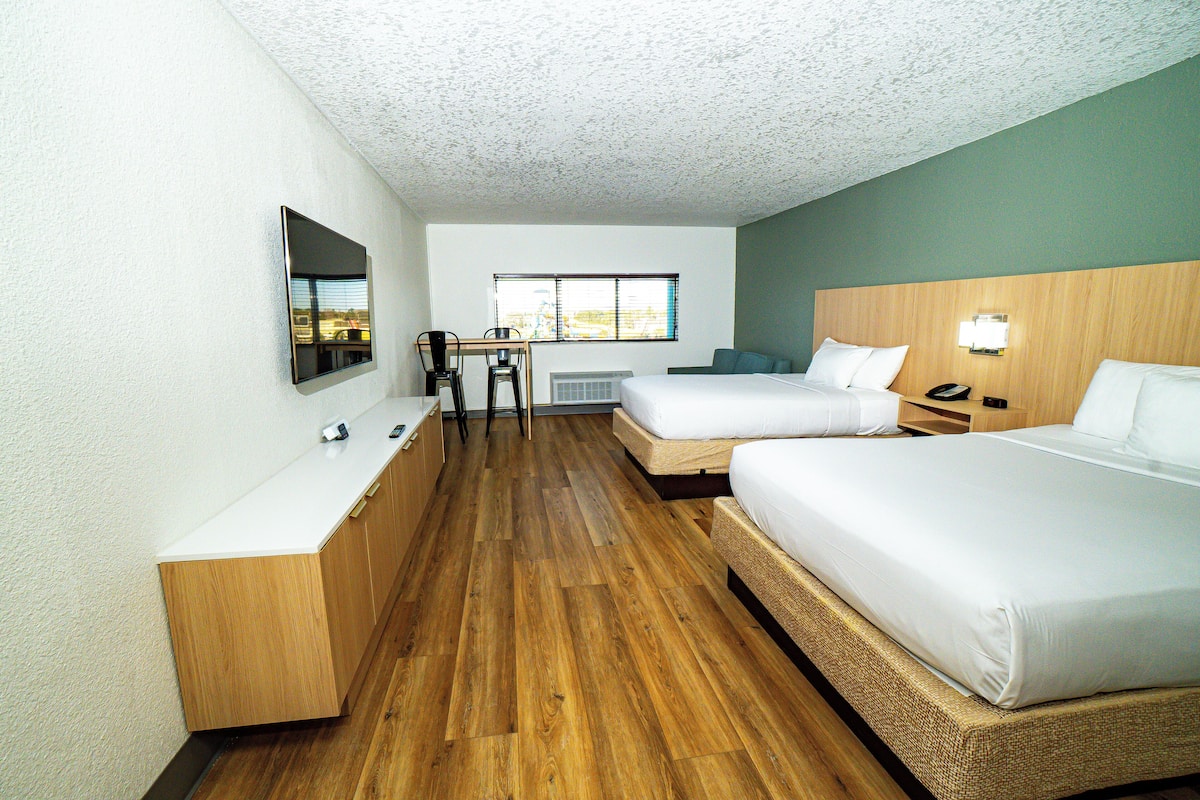 Two Beds Tower | Zimmersafe, Bügeleisen/Bügelbrett, Bettwäsche