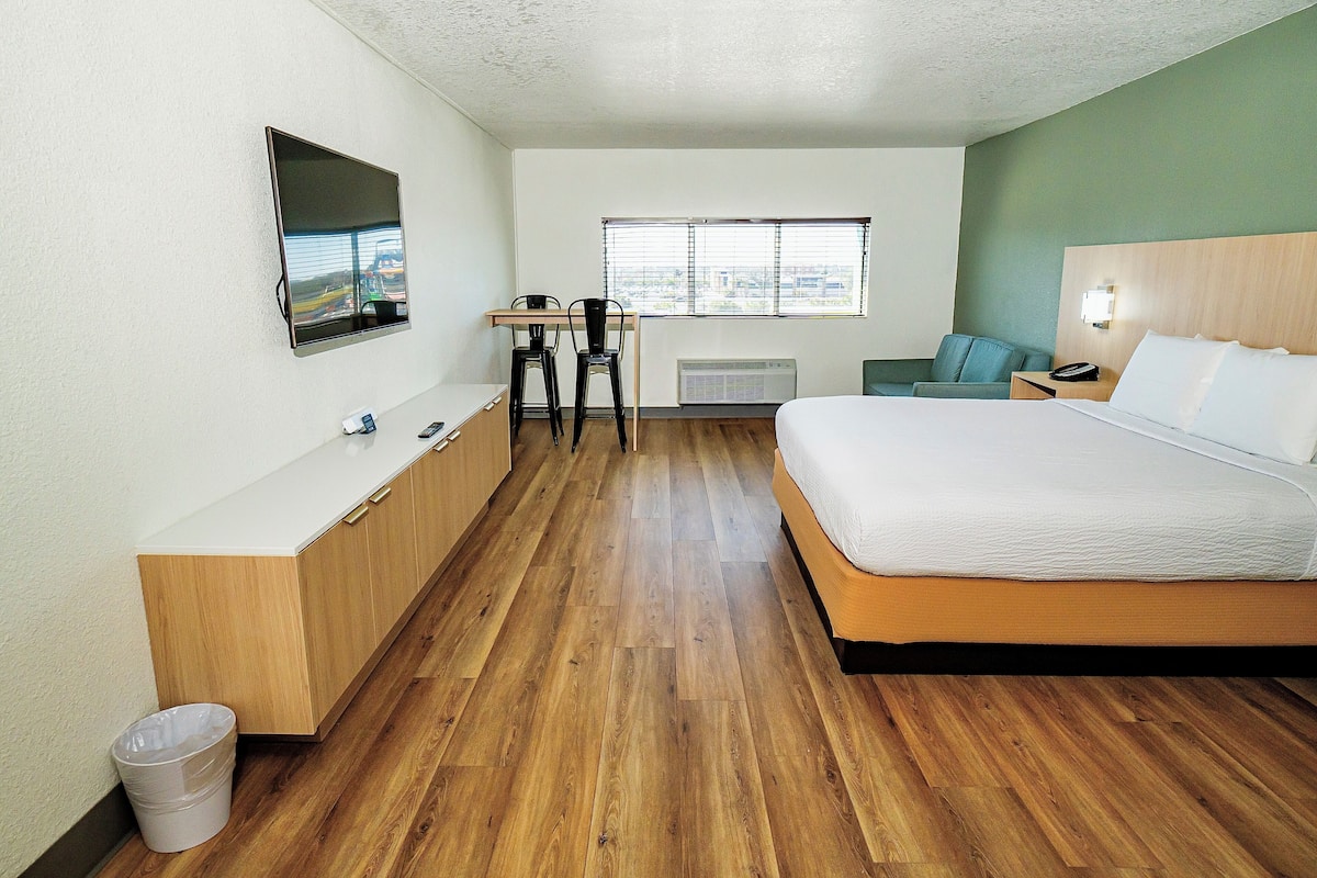 Zimmersafe, Bügeleisen/Bügelbrett, Bettwäsche