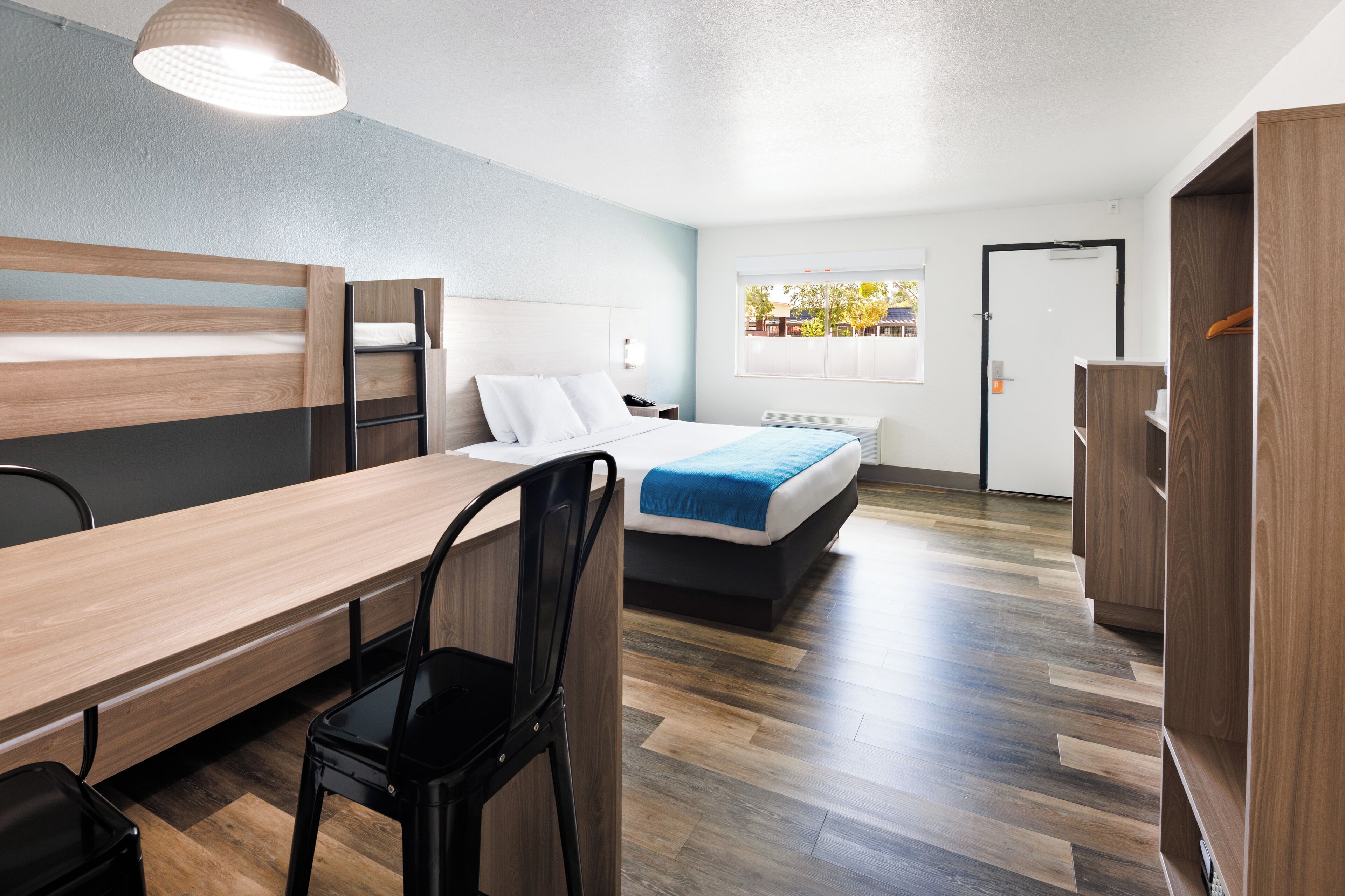 In-room safe, iron/ironing board, bed sheets