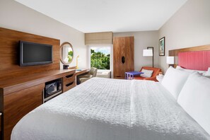 Premium bedding, desk, blackout drapes, iron/ironing board - Hampton Inn Ft. Lauderdale-Cypress Creek (Oakland Park)