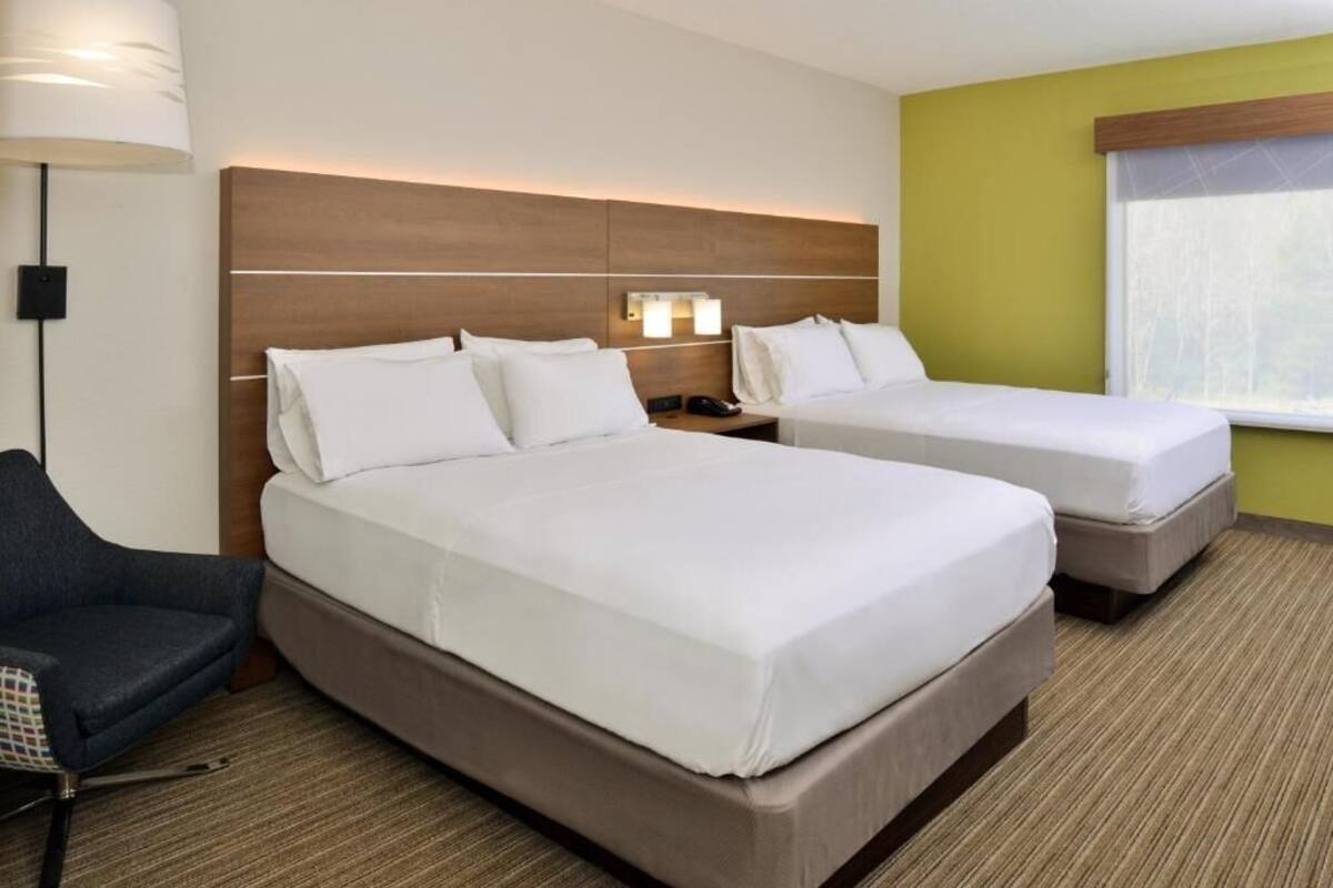 In-room safe, desk, iron/ironing board, free cots/infant beds