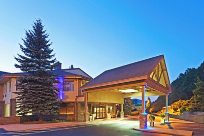 IHG智选假日酒店布洛英罗克南