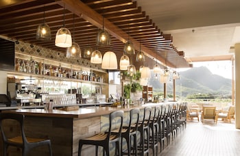 Bar (on property) at Queen Kapiolani Hotel