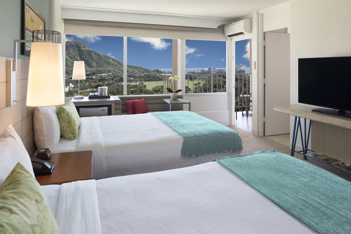 Hypo-allergenic bedding, in-room safe, blackout curtains