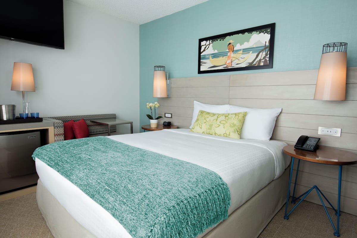 Studio, Mobility Accessible, Ocean View | Hypo-allergenic bedding, in-room safe, blackout curtains