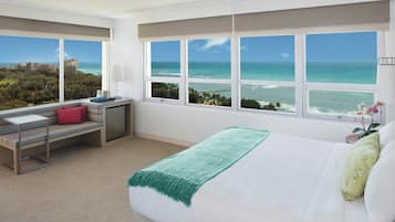 Premier-Zimmer, 1 King-Bett, Balkon, Meerblick (ADA) | Zimmersafe, Verdunkelungsvorhänge, Bügeleisen/Bügelbrett, WLAN