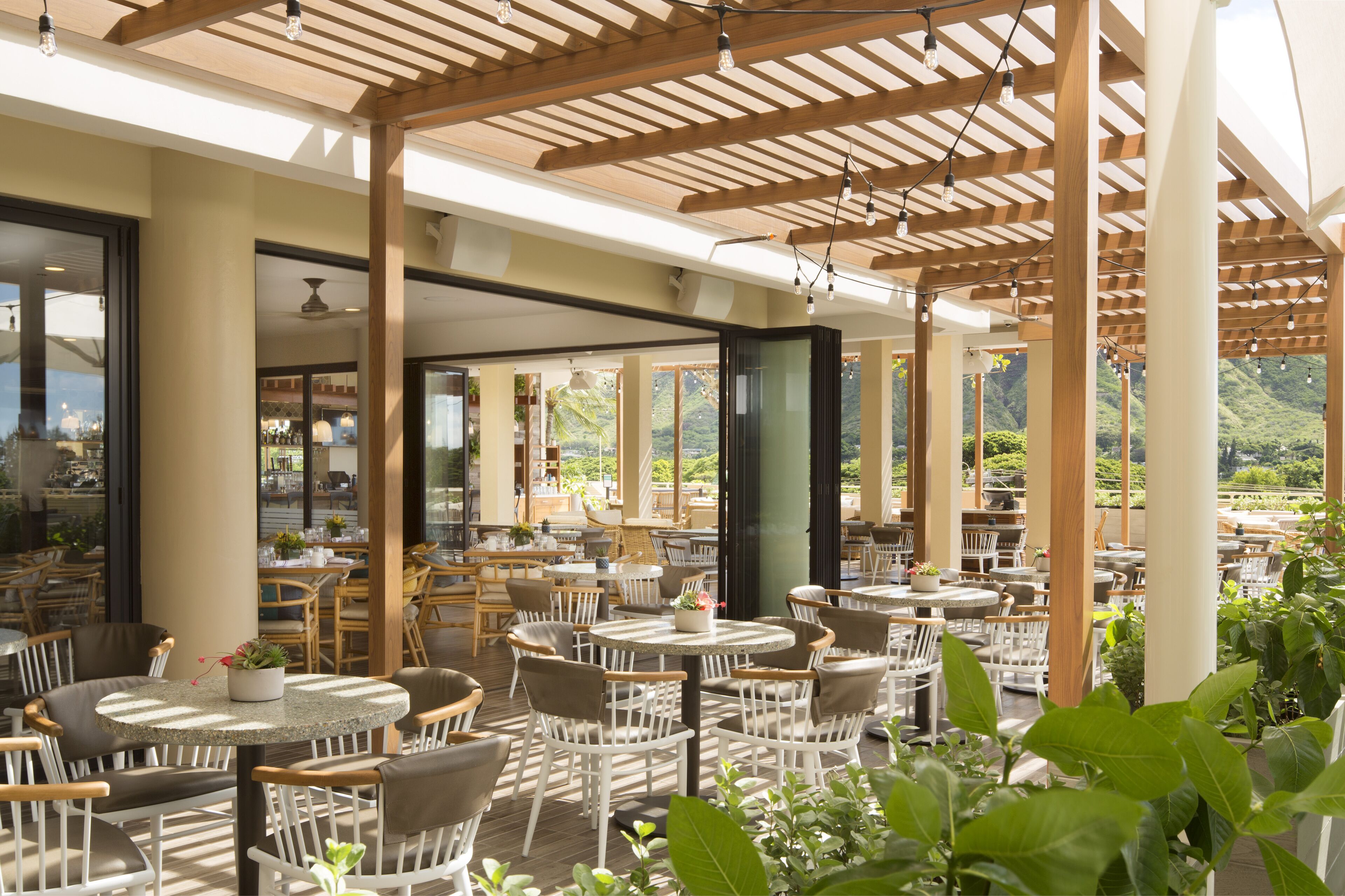 daily cooked-to-order breakfast (usd 27 per person)