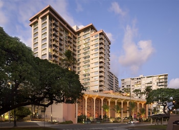 Hotel Exterior at Queen Kapiolani Hotel
