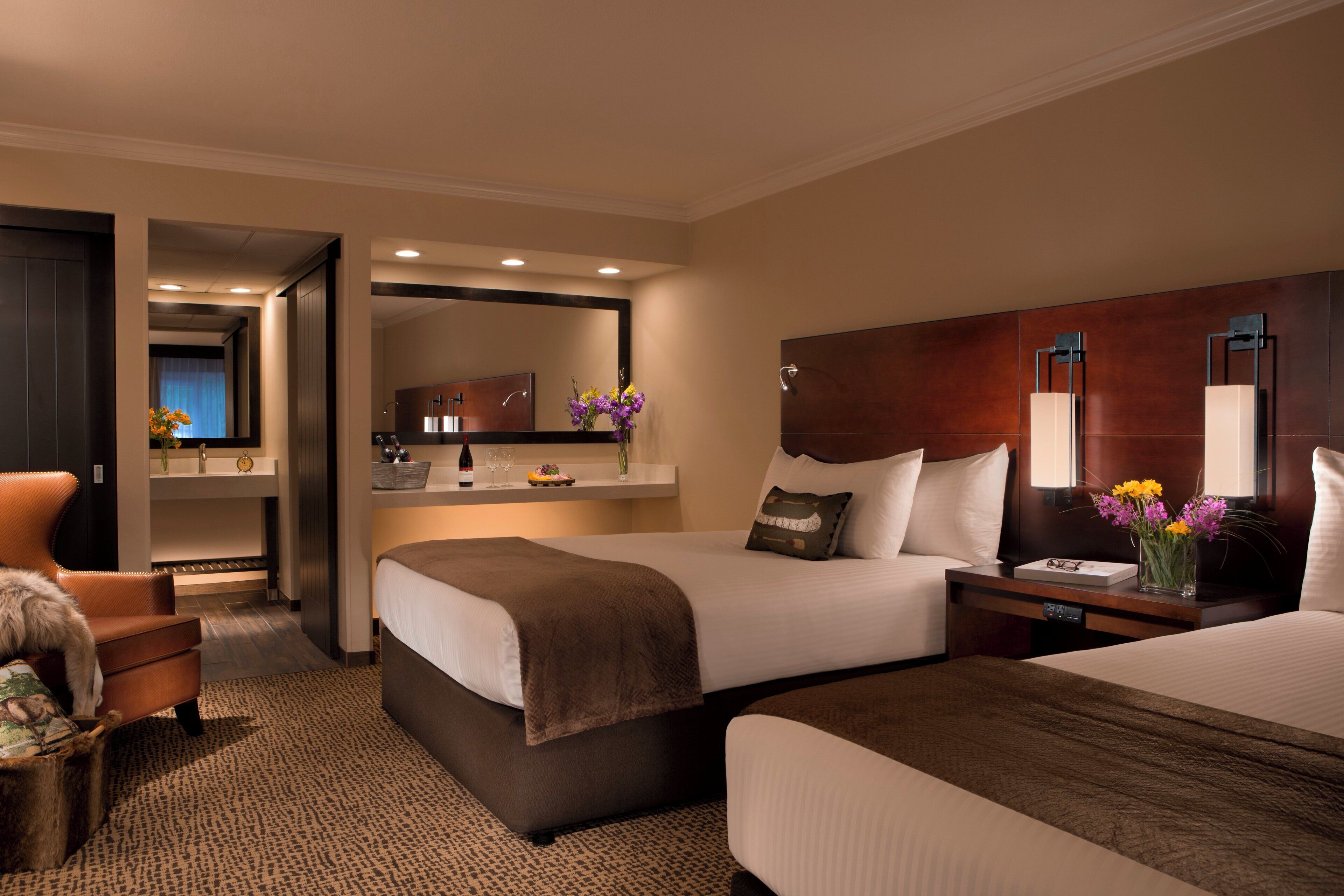 ห้องดีลักซ์, เตียงควีนไซส์ 2 เตียง | เครื่องนอนป้องกันสารก่อภูมิแพ้, ตู้นิรภัยในห้องพัก, โต๊ะทำงาน