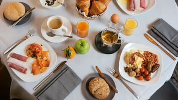 Dagelijks ontbijtbuffet (EUR 22 per persoon)