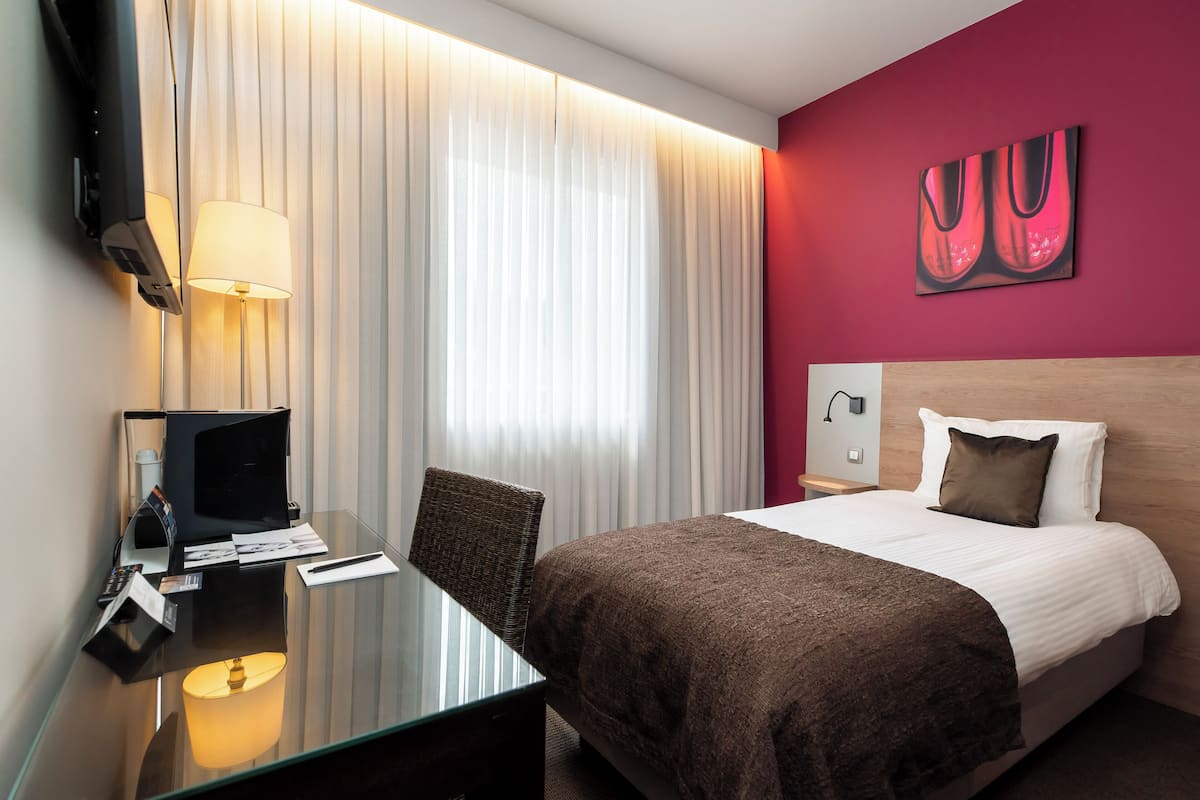 Minibar, in-room safe, desk, soundproofing
